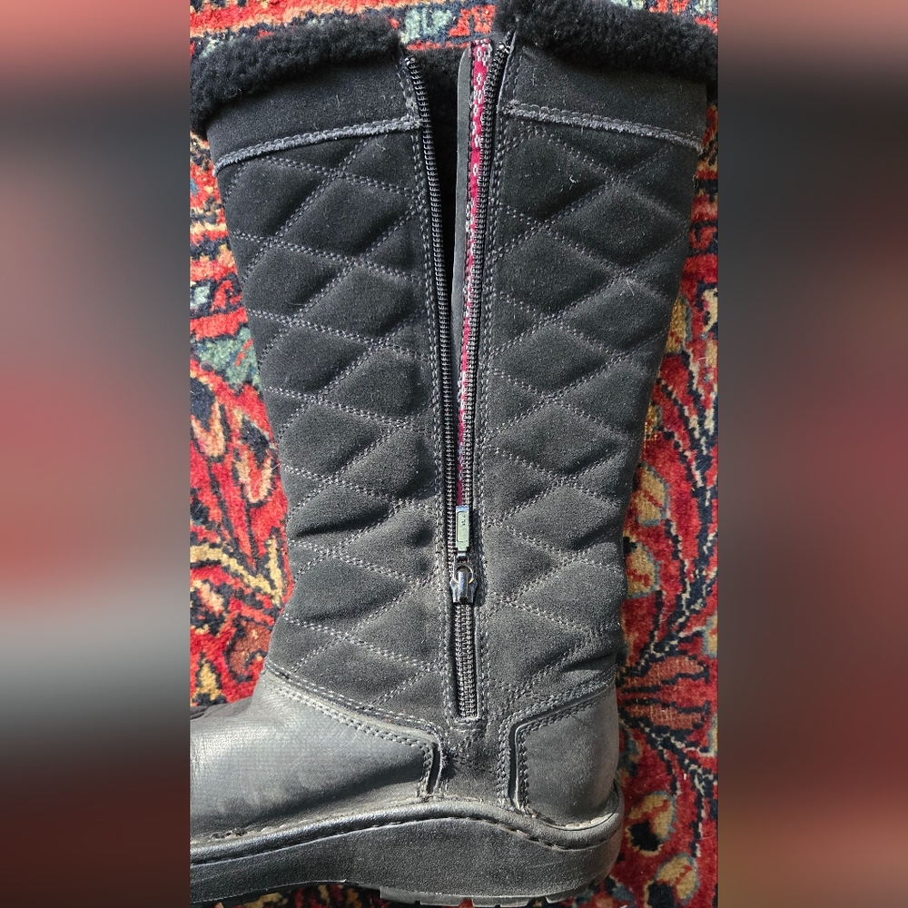 Chaco Women's Black Quilted Boots like new sz7.5 "Vibrum" - Picture 5 of 5